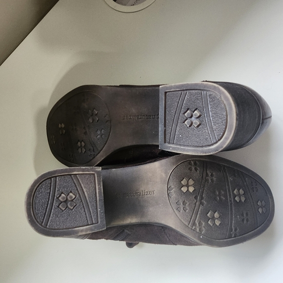 Naturalizer Brown Suede Ankle Booties Sz 6.5  Hotter N5 Comfort Suede Leather - Picture 10 of 12